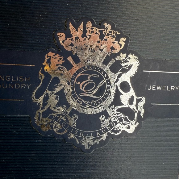 New Men’s cross necklace and curb link bracelet set, stainless steel w/diamonds - Picture 8 of 9